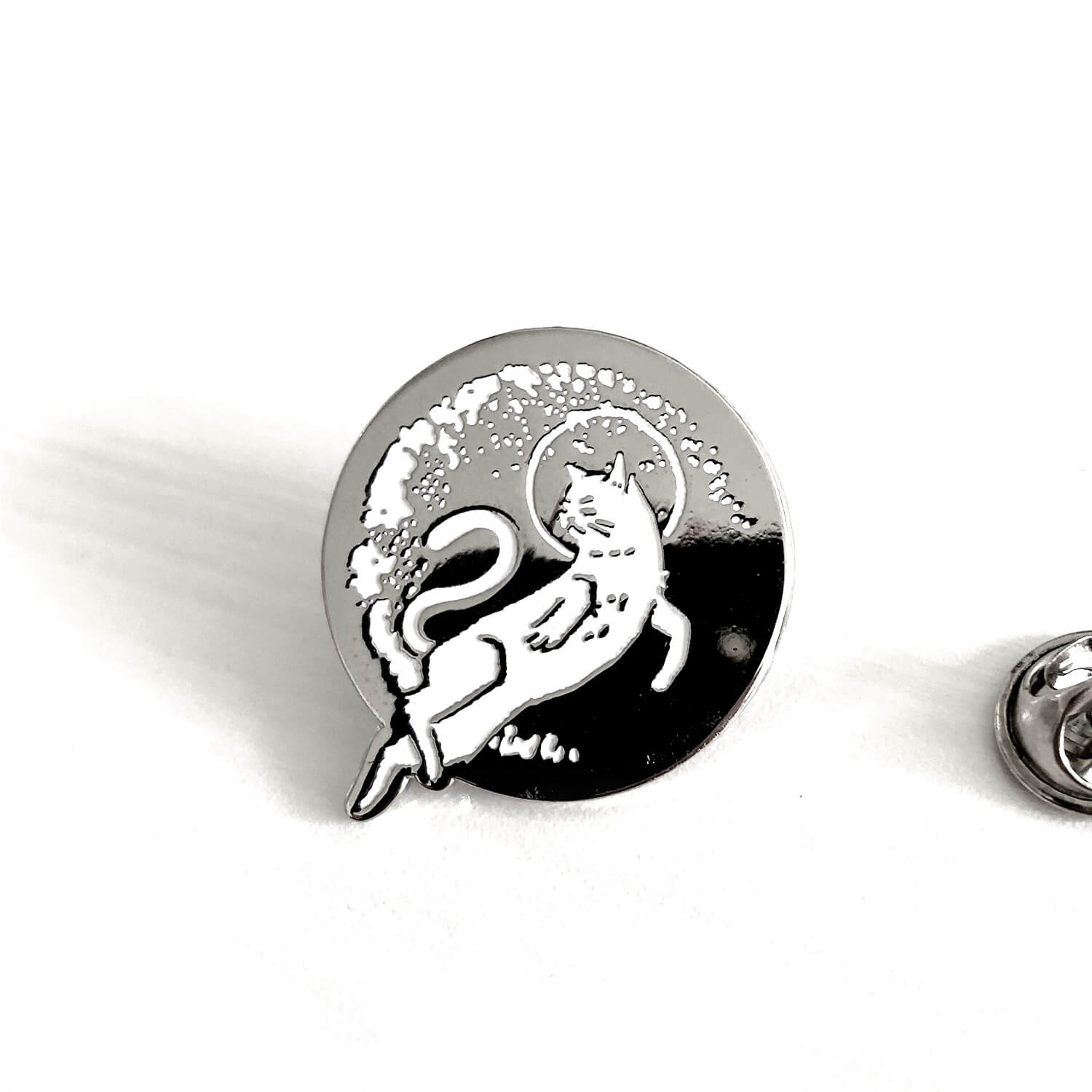 "Follow Me" Pin Goods- YONIL | The Store